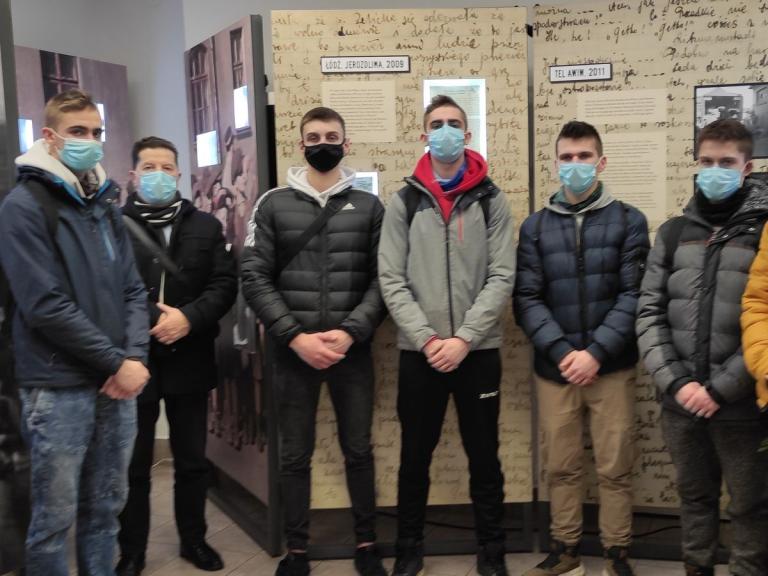 Lekcja historii w 9-9 Hufcu Pracy w Krośnie