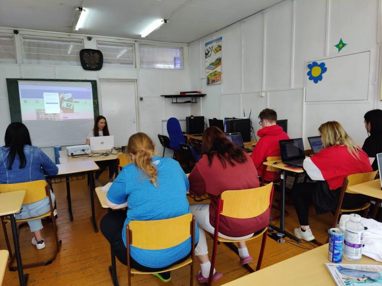 Szkolenie z inicjatywy własnej – „Obsługa programu Canva jako pomocne narzędzie w tworzeniu projektów graficznych”
