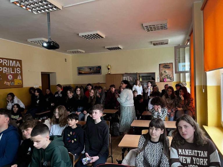 Przedstawienie oferty edukacyjnej OHP  w ramach spotkania w szkole nr 4 w Oleśnicy 