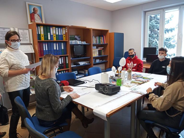 Ferie zimowe w Przemyślu - zajęcia grupowe oraz szkolenie  decoupage