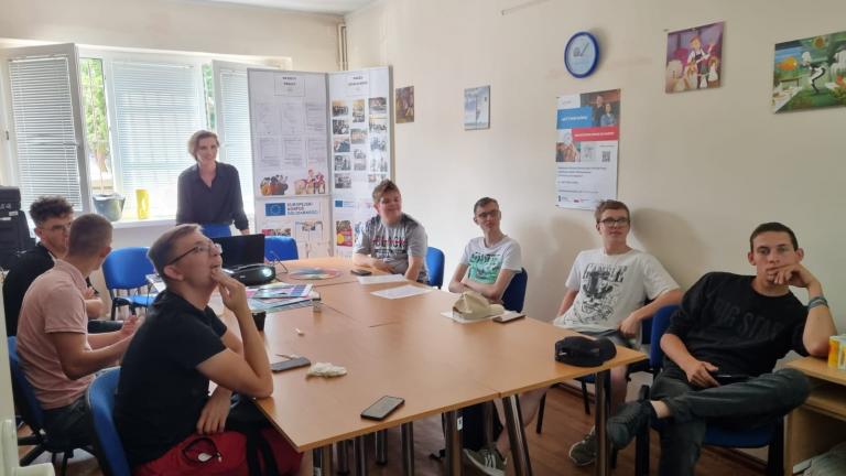„Aktywni górą!” Kreowanie wizerunku profesjonalnego pracownika w Pile 