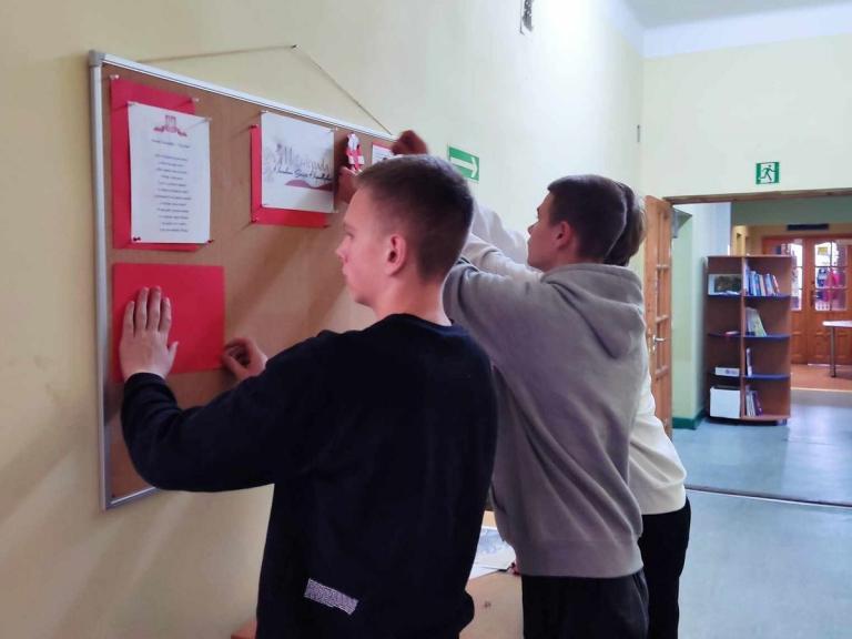 Święto Niepodległości w tarnobrzeskim 9 -15 Hufcu Pracy