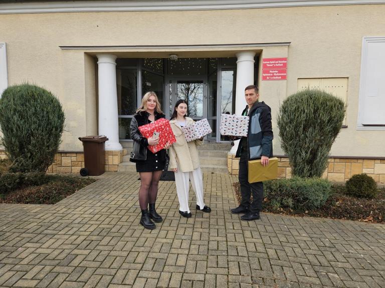 Młodzież z gorlickiego Hufca Pracy wsparła Dom Dziecka 