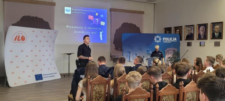 Prywatność w Internecie – prawda czy mit? – spotkanie z policją uczestników Hufca Pracy w Ostrzeszowie