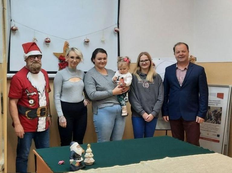 Mikołajkowe spotkanie z absolwentkami 9-10 Hufca Pracy w Krośnie