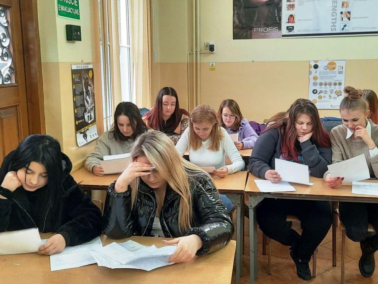 Zakres egzaminu praktycznego w zawodzie fryzjer