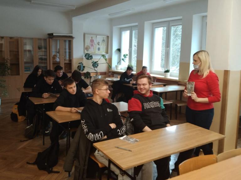 Praca za granicą a handel ludźmi – jak się ustrzec? – zajęcia w stalowowolskim hufcu pracy