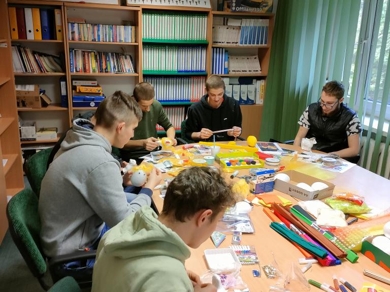 Kreatywna Wielkanoc - tradycja i tworzenie dekoracji świątecznych