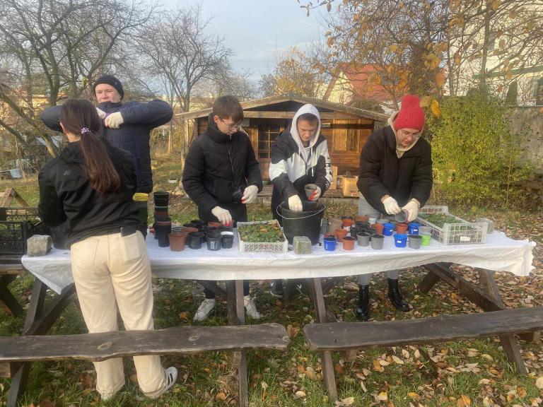 Wizyta 11-12 Hufca Pracy w Gdyni w Otwartym Ogrodzie Społecznym w Gdyni