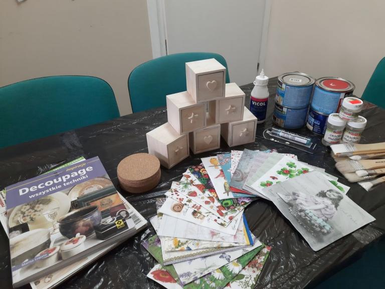 Warsztaty decoupage w jarosławskim Hufcu Pracy