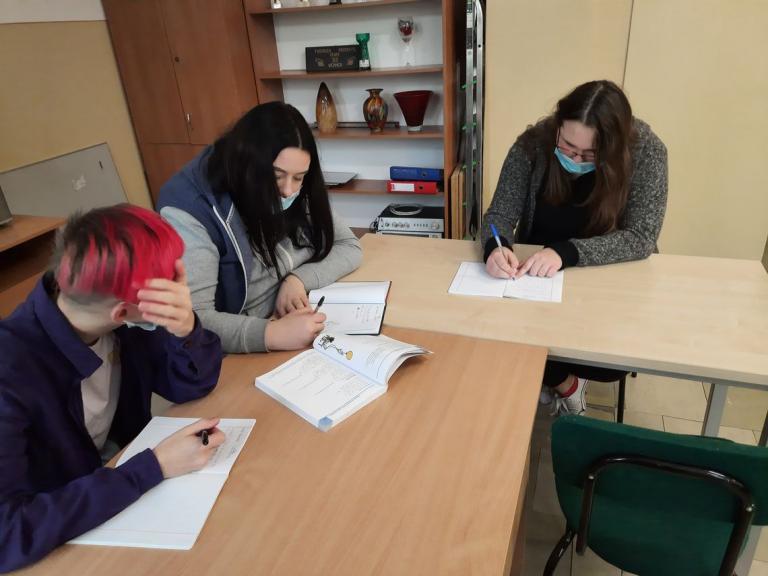 Zajęcia wspomagające zdalną naukę w 9-10 Hufcu Pracy