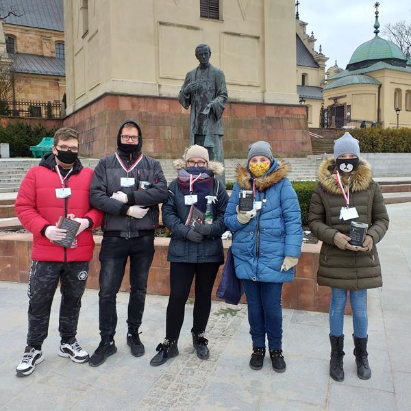 KOLEJNA NIEDZIELA W KIELECKIM HUFCU POD ZNAKIEM KWESTY NA RZECZ „ NIEZŁOMNYCH”