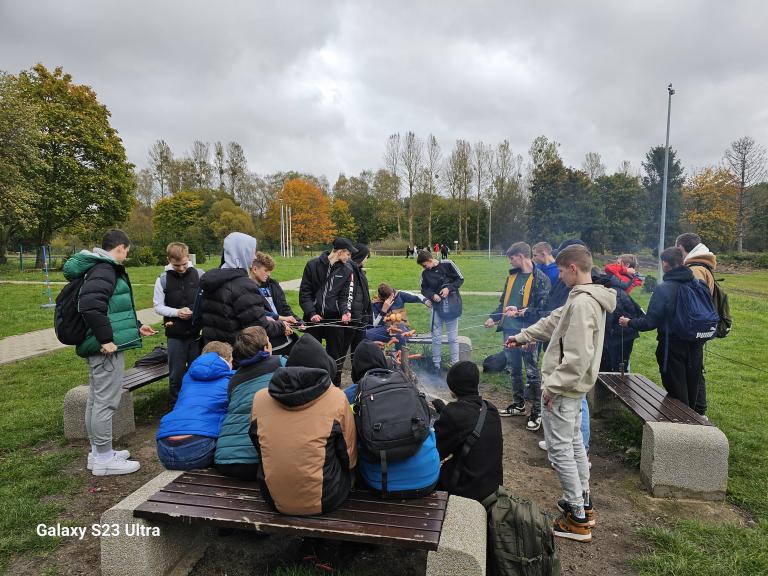 „Ognisko integracyjne - sportowe zmagania” w 11-23 Hufcu Pracy w Słupsku