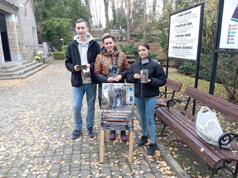 Wspólna kwesta uczestników przemyskiego 9-13 Hufca Pracy