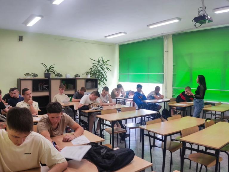 Pośrednik pracy w krośnieńskim 9-9 Hufcu Pracy