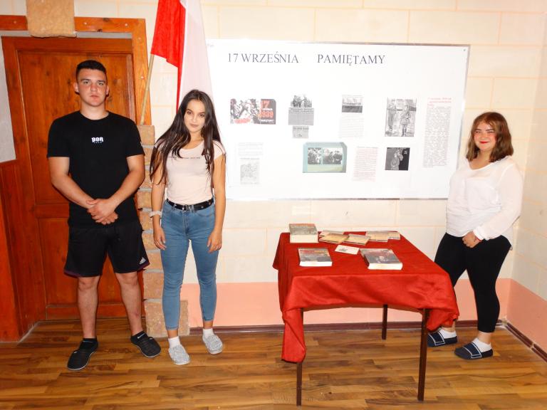 Odrobina historii w OSiW Wiechlice!