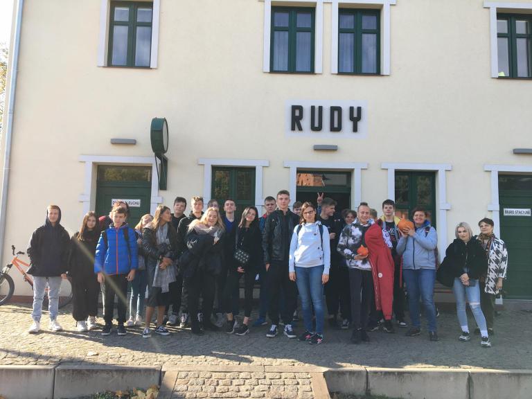 „Wykuta lekcja historii”