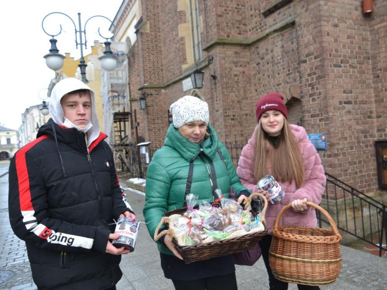 „Pierniczki dla Hospicjum”- kwesta uczestników 9-10 Hufca Pracy w Krośnie