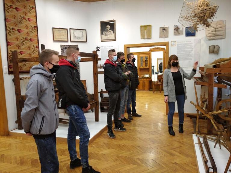 Zwiedzamy Muzeum Rzemiosła i Piwnicę PodCieniami w Krośnie