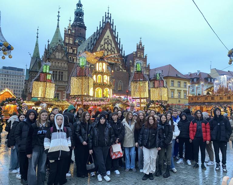 Ostrowski Hufiec Pracy we Wrocławiu w poszukiwaniu zapachu Świąt Bożego Narodzenia