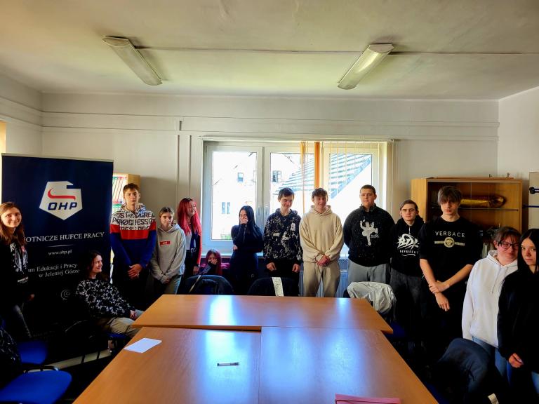 „ Internet- tylko bezpieczny”  HP 1-6 Jelenia Góra