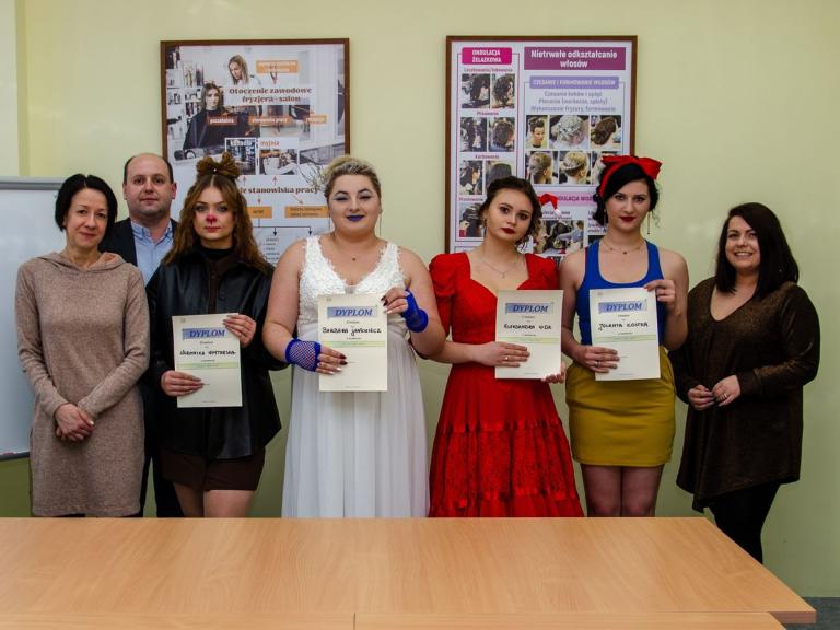 Konkurs  fryzjerski „zimowy świat bajek