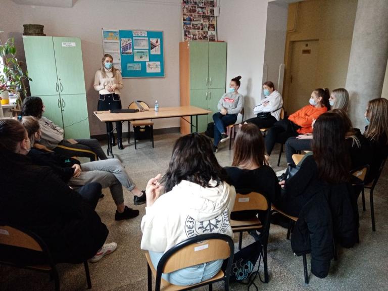Warsztaty kosmetyczne w dębickim Hufcu Pracy