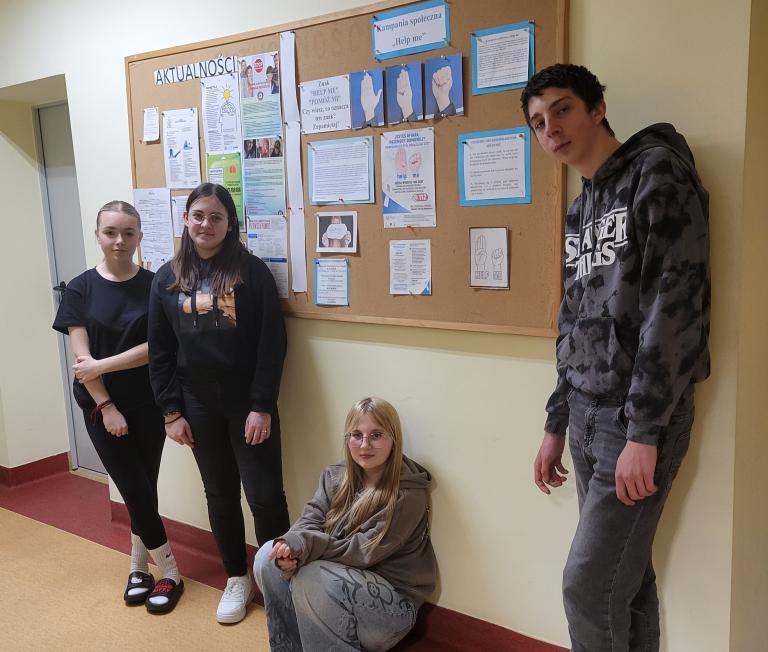 Pomóż mi” – znak ratujący życie