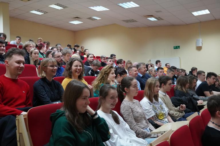 Młodzież z LWK OHP uczestniczyła w Debacie Walentynkowej 