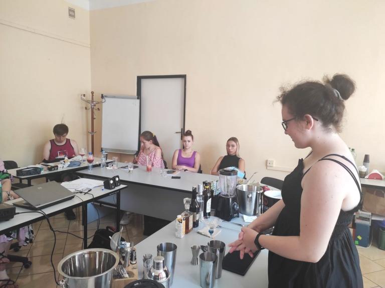 Wakacyjny kurs kelner - barman - barista