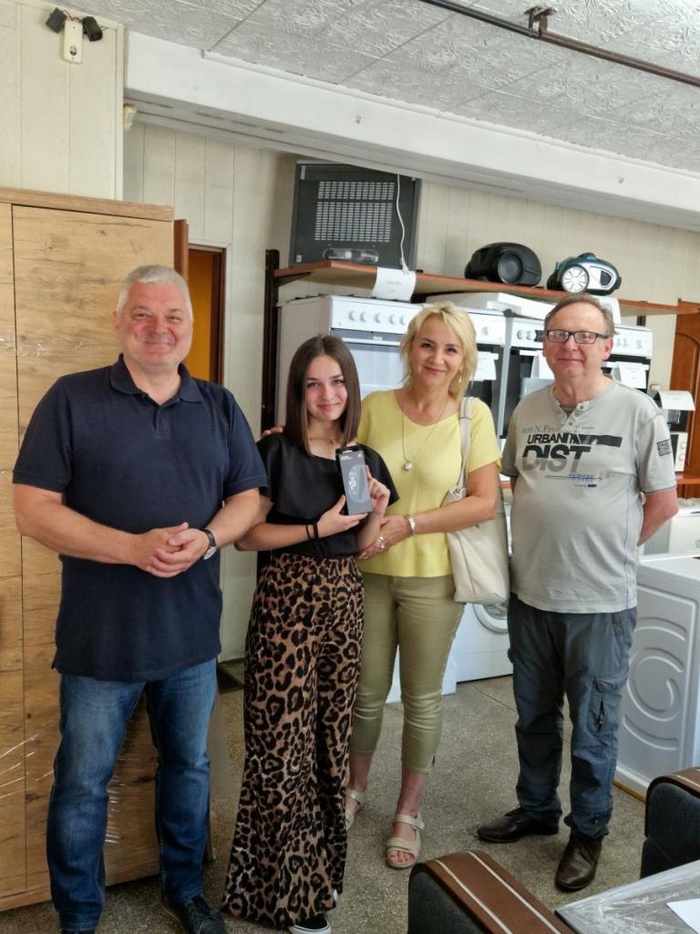 Dodatkowa nagroda dla uczestniczki  1-13 HP Przemków - I miejsce w Wojewódzkim Konkursie Plastycznym BHP