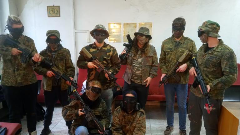 Wyjście na Paintball w 12-33