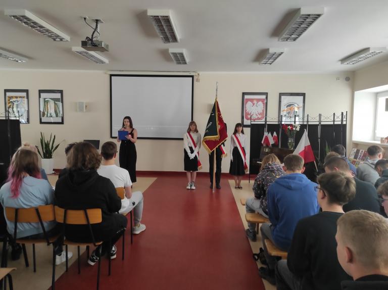 Obchody uchwalenia Konstytucji 3 Maja w Hufcu Pracy w Trzebnicy