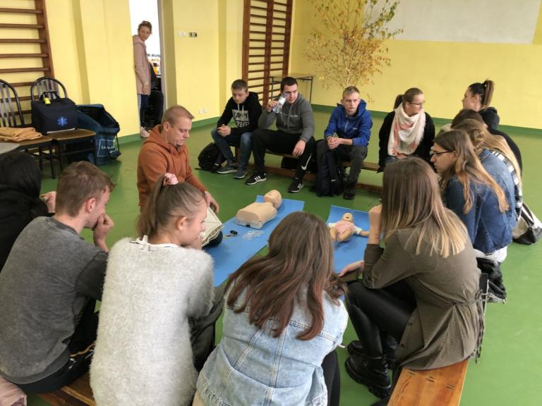 Zajęcia z ratownikiem medycznym w dębickim Hufcu