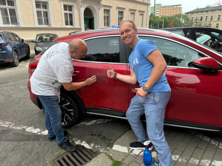 NOWY EKOLOGICZNY POJAZD SŁUŻBOWY ZWK OHP Z NAKLEJKĄ WFOŚiGW. 