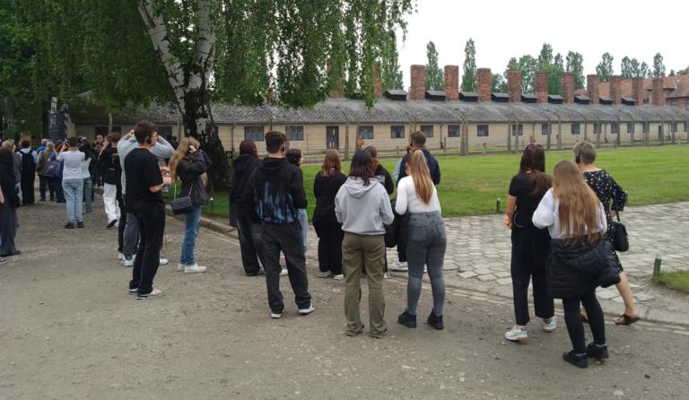 HP 5-21 Wieluń: Wycieczka edukacyjna do byłego nazistowskiego obozu koncentracyjnego i zagłady Auschwitz-Birkenau