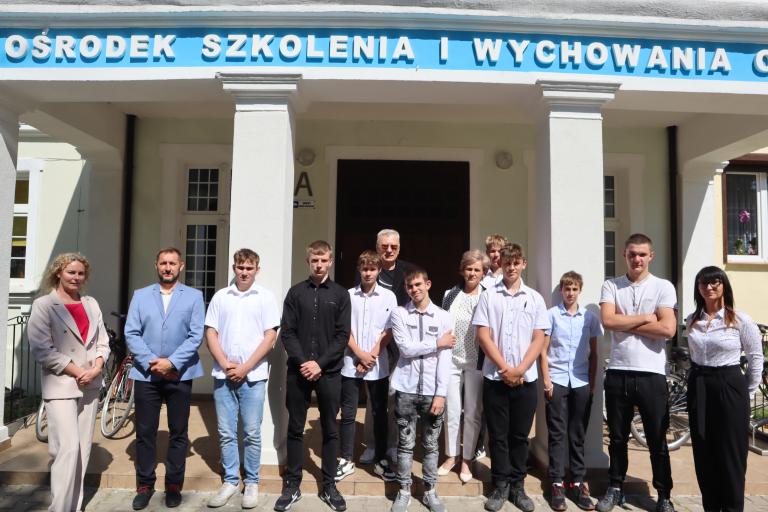 Egzamin ósmoklasisty w Ośrodku Szkolenia i Wychowania w Próchnowie zakończony