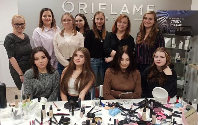 „Makijażowe podróże bez granic z Oriflame” w Częstochowie