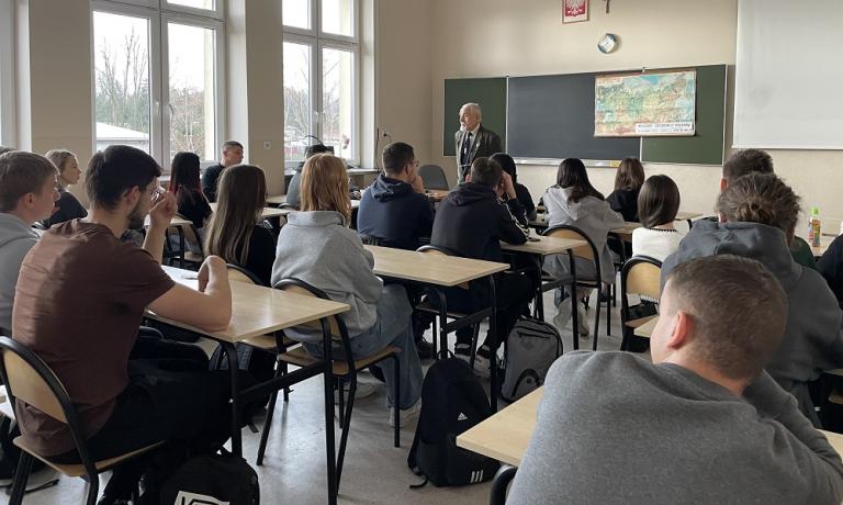 Spotkanie Sybiraka Zbigniewa Lewczykowskiego z młodzieżą w Gorlicach