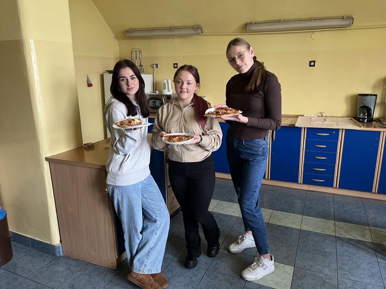 Światowy Dzień Pizzy w Hufcu Pracy we Wrześni 