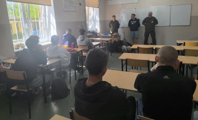 HP 5-25 Kutno: Edukacyjne spotkanie z przedstawicielami Wojska Polskiego 