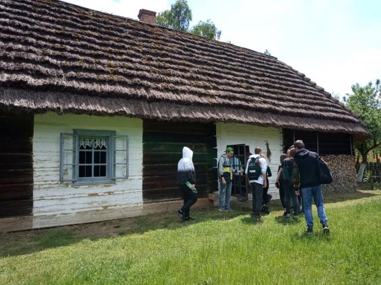 Wycieczka z OSiW w Iwoniczu do Muzeum Kultury Ludowej w Kolbuszowej