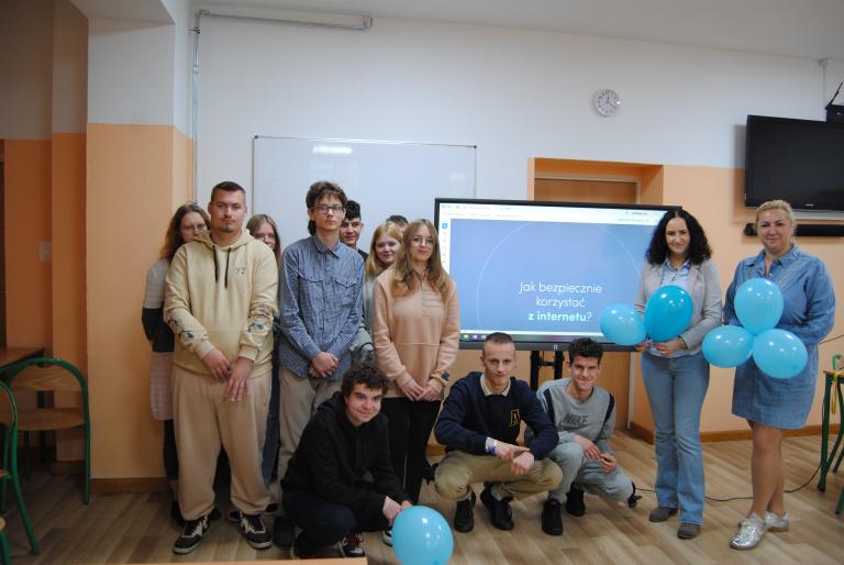 Bezpieczny Internet w Ośrodku Szkolenia i Wychowania w Szamocinie 