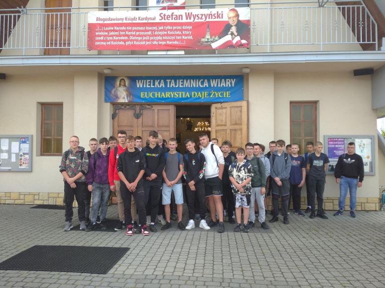 Inauguracja nowego roku szkolnego w 9-9 Hufcu Pracy