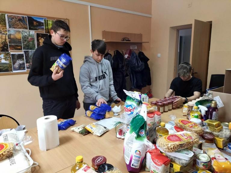 „Trochę magii” – 9-19 Hufiec Pracy w Dębicy wspólnie z MOPS pomaga potrzebującym