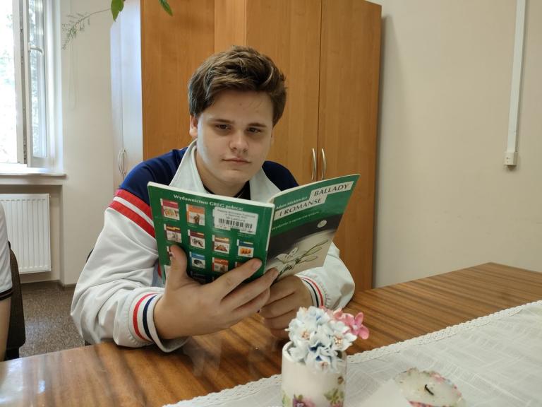 Narodowe czytanie w stalowowolskim Hufcu