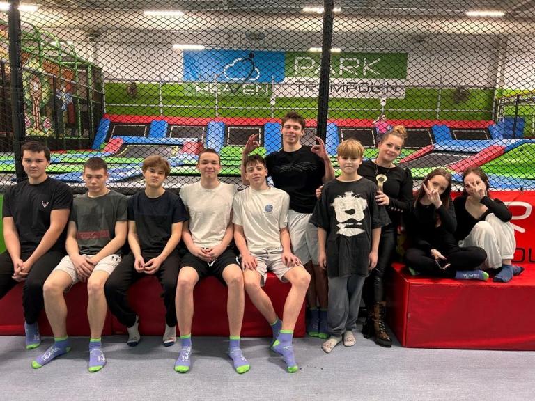 „Ferie z OHP” w Legnicy – wyjście do Parku Trampolin. 