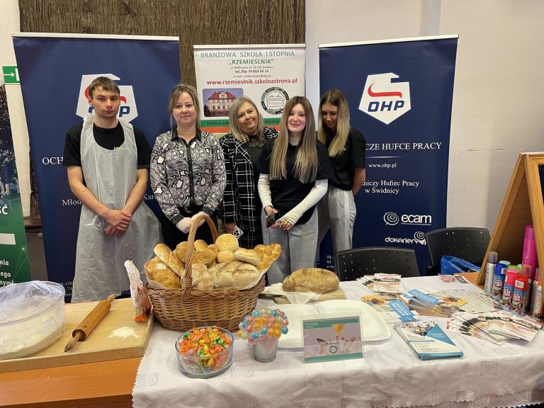 Uczestnicy HP 1-40  na IV Forum Zawodów Ziemi Świdnickiej
