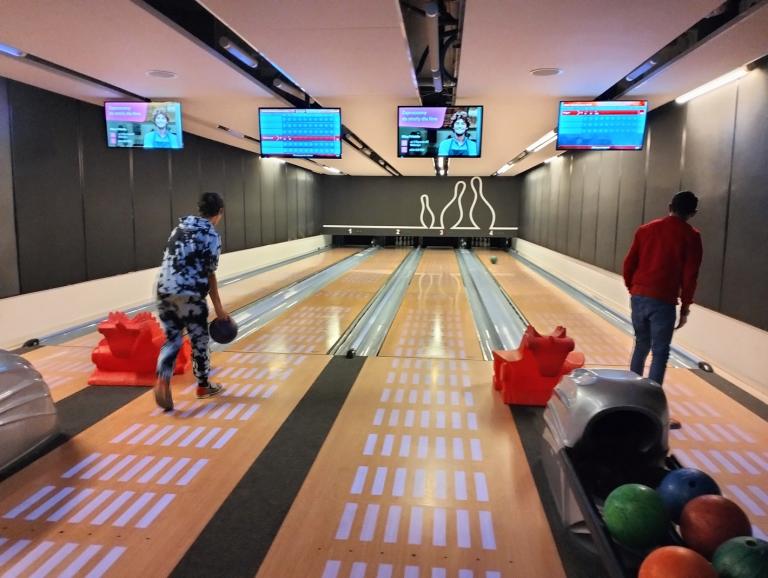 Mikołajkowy Turniej Bowlingowy w Hufcu Pracy w Wolsztynie