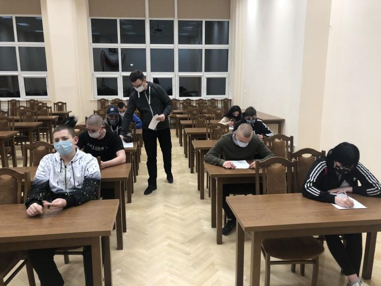 Powrót Bohaterów - Konkurs Wiedzy o Żołnierzach Wyklętych w OSiW Iwonicz